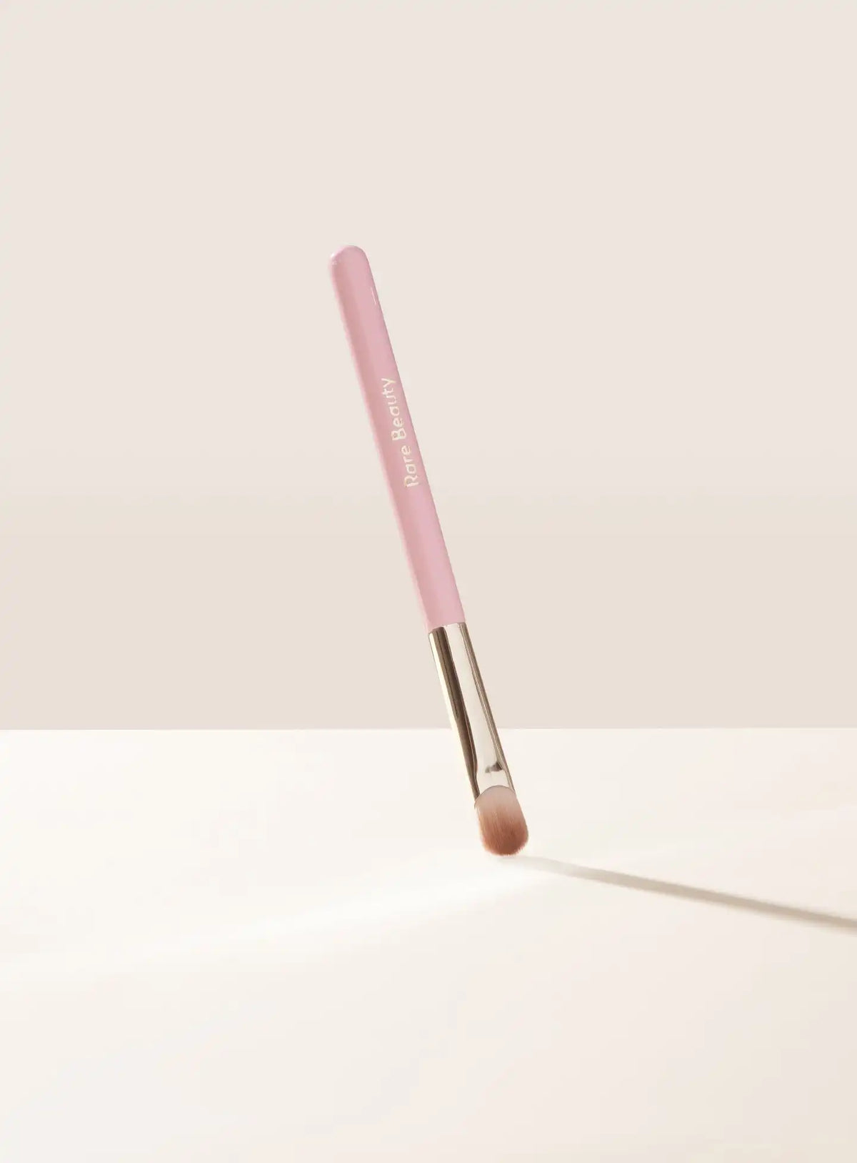 Stay Vulnerable All-Over Eyeshadow Brush